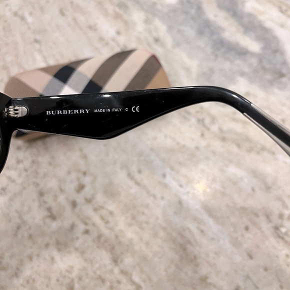 Burberry Sunglasses - Picture 5 of 5